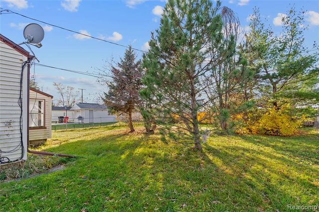 27861 Bohnhoff Street, Roseville, MI 48066