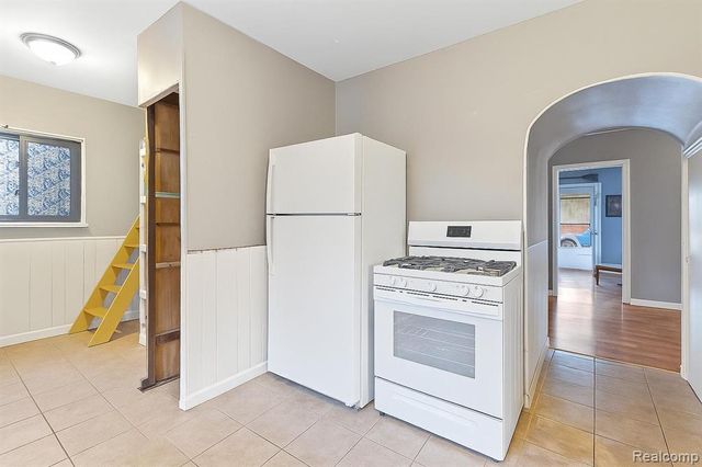 27861 Bohnhoff Street, Roseville, MI 48066