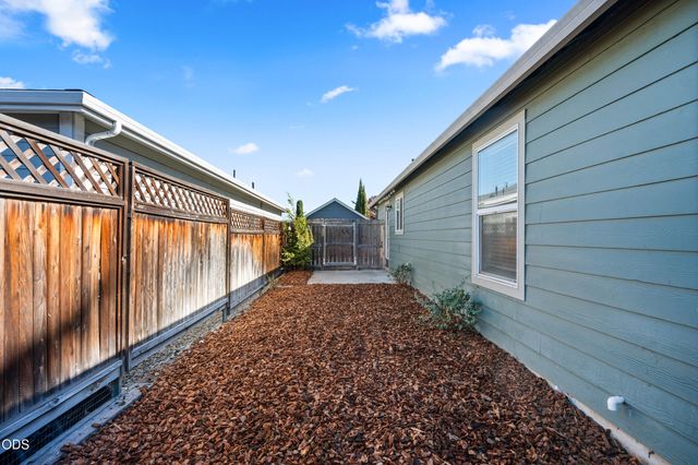 1118 Peachwood Court, Medford, OR 97501