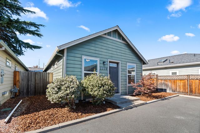 1118 Peachwood Court, Medford, OR 97501