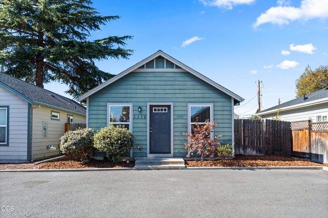 1118 Peachwood Court, Medford, OR 97501
