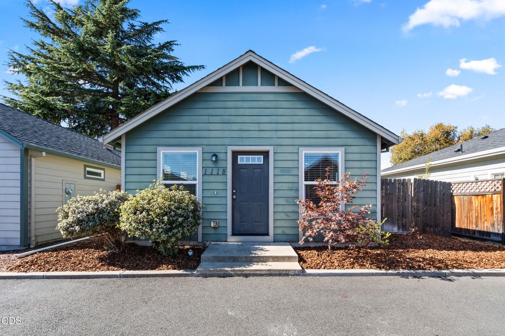 1118 Peachwood Court, Medford, OR 97501