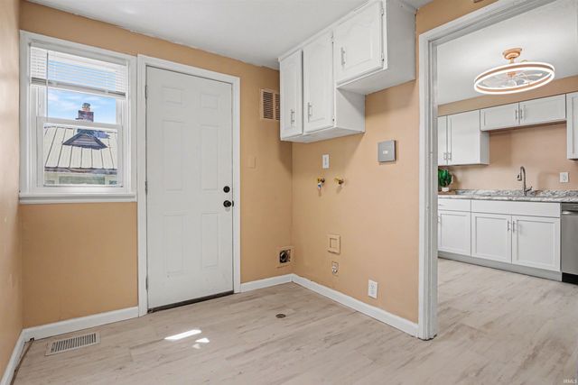 1615 Altgeld Street, South Bend, IN 46614