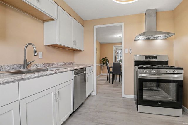 1615 Altgeld Street, South Bend, IN 46614