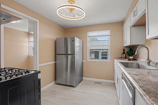 1615 Altgeld Street, South Bend, IN 46614