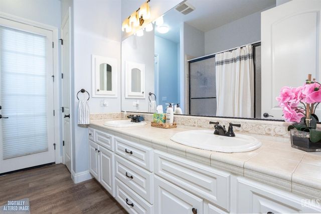 11115 Efada Drive, Bakersfield, CA 93312