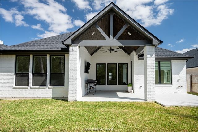 1630 Briscoe Manor Court, College Station, TX 77845