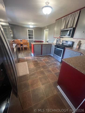 205 W Kaw Avenue, Cleveland, OK 74020