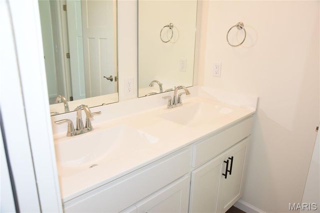 3160 Birmingham Drive, Glen Carbon, IL 62034