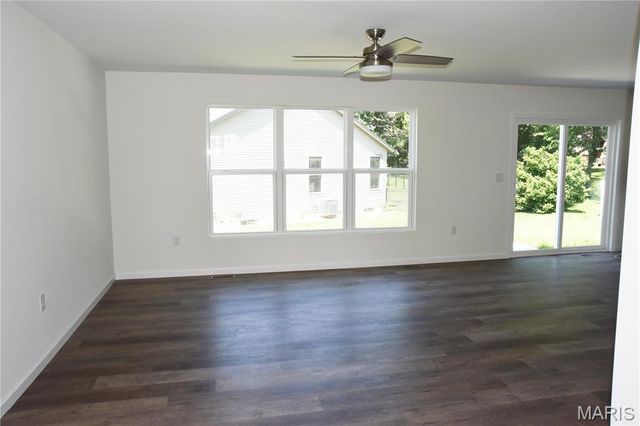 3160 Birmingham Drive, Glen Carbon, IL 62034