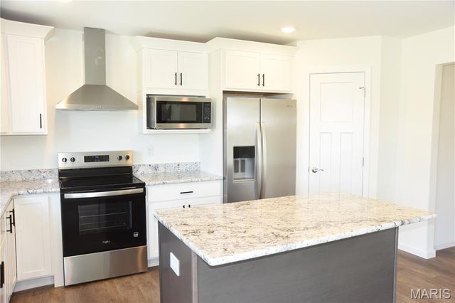 3160 Birmingham Drive, Glen Carbon, IL 62034