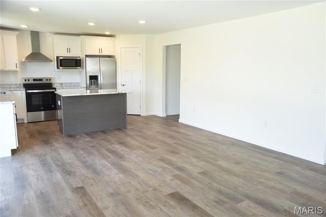 3160 Birmingham Drive, Glen Carbon, IL 62034