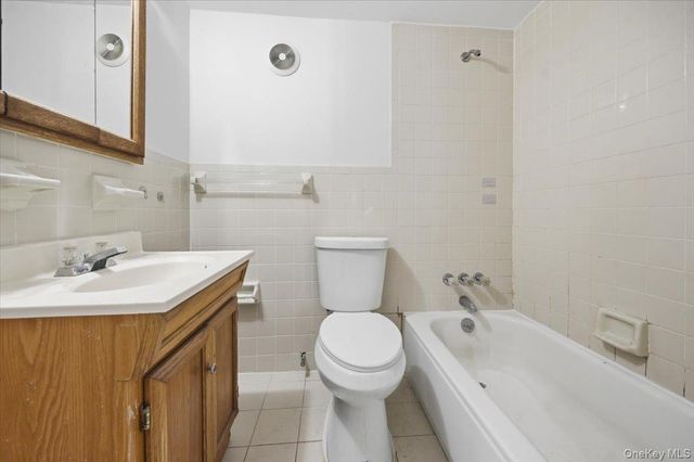 4158 Baychester Avenue, Bronx, NY 10466