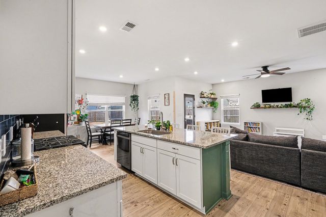 2304 Madeline Ct, Columbia, TN 38401