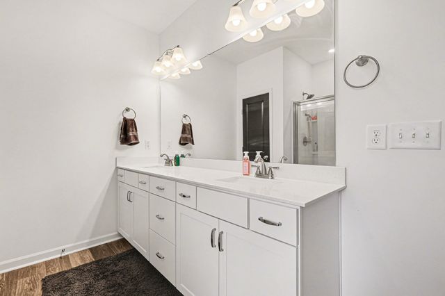 2304 Madeline Ct, Columbia, TN 38401