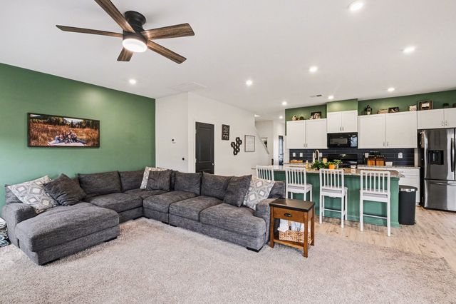 2304 Madeline Ct, Columbia, TN 38401