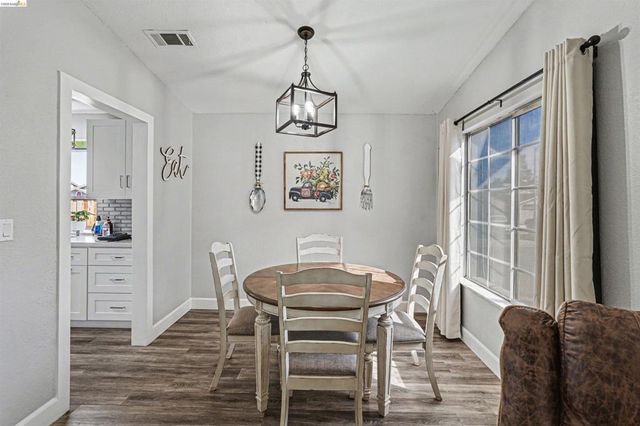 80 Mandeville Ct, Oakley, CA 94561