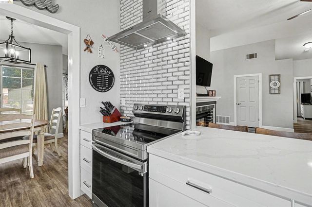 80 Mandeville Ct, Oakley, CA 94561