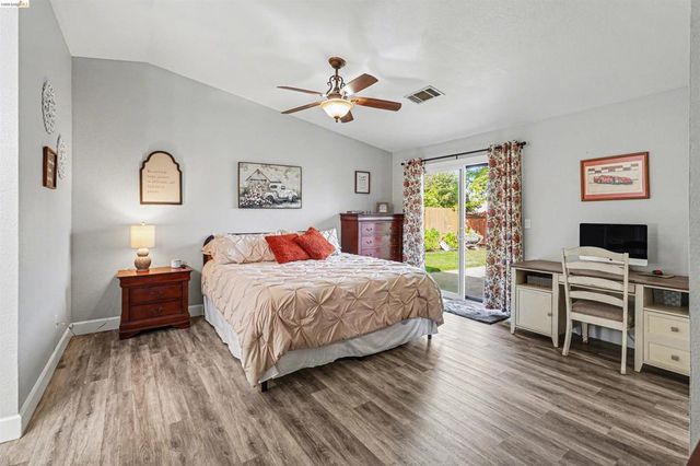 80 Mandeville Ct, Oakley, CA 94561