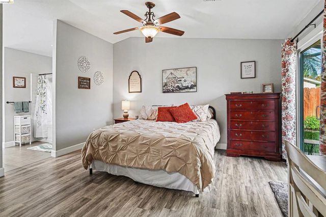 80 Mandeville Ct, Oakley, CA 94561