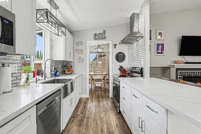 80 Mandeville Ct, Oakley, CA 94561