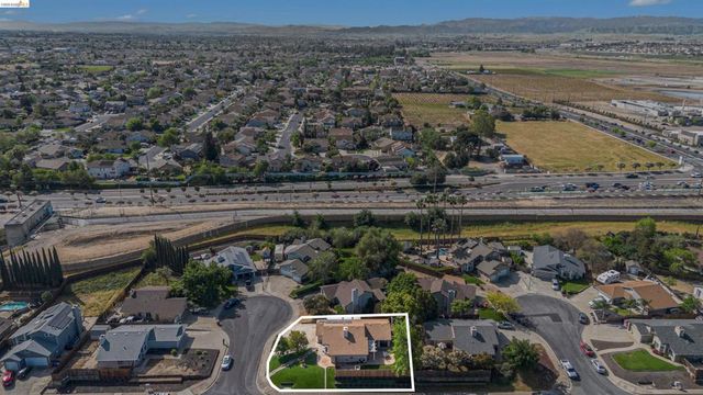 80 Mandeville Ct, Oakley, CA 94561