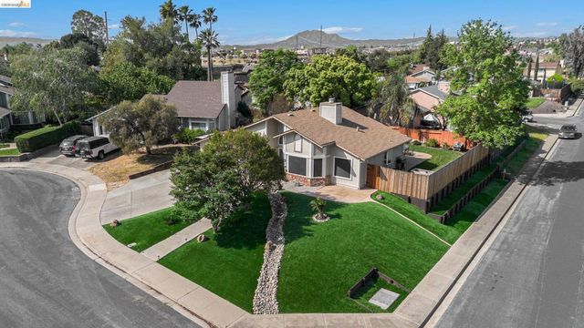 80 Mandeville Ct, Oakley, CA 94561