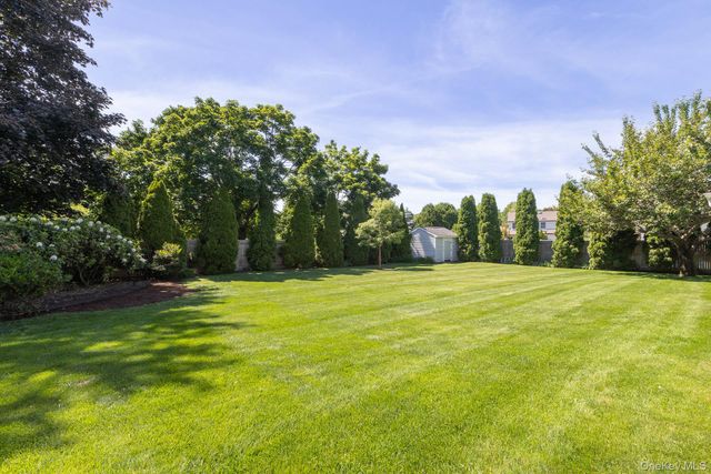 16 Redwood Lane, South Setauket, NY 11720