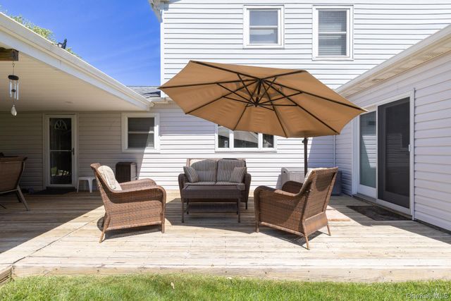 16 Redwood Lane, South Setauket, NY 11720