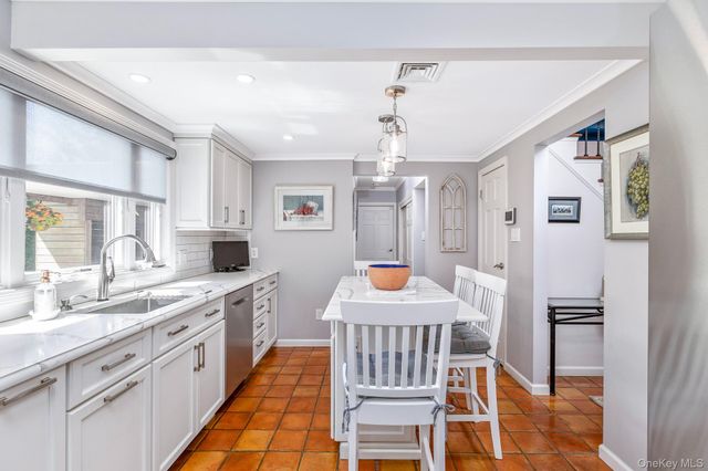 16 Redwood Lane, South Setauket, NY 11720