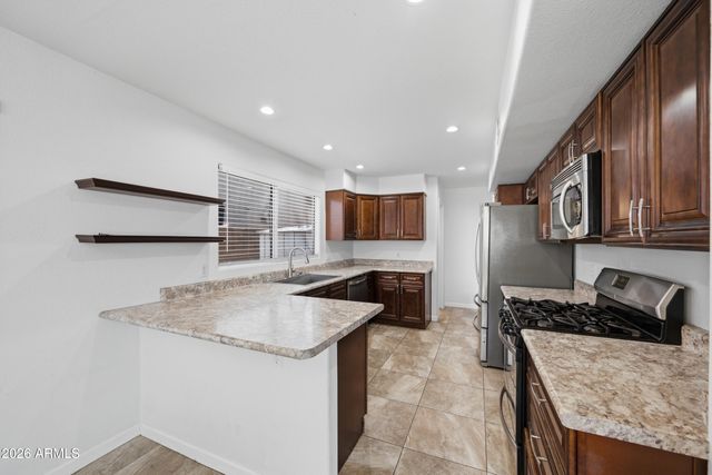 3906 E KIMBERLY Way, Phoenix, AZ 85050