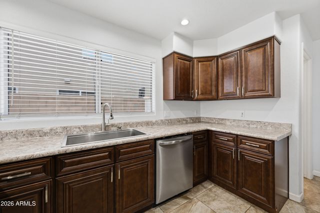 3906 E KIMBERLY Way, Phoenix, AZ 85050