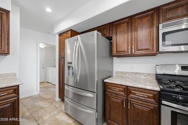 3906 E KIMBERLY Way, Phoenix, AZ 85050