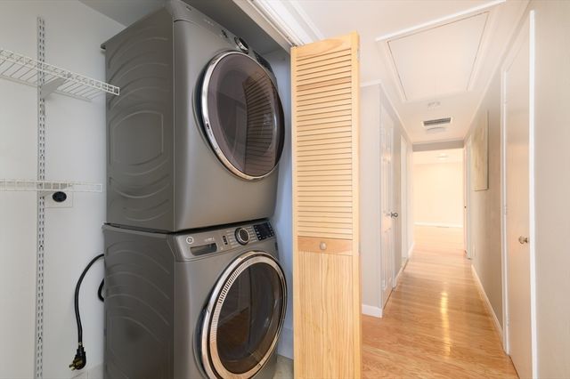 92 Mercury St, Weymouth, MA 02188