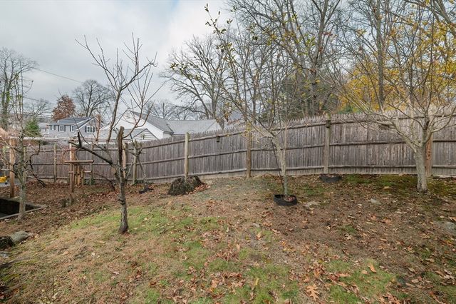 92 Mercury St, Weymouth, MA 02188