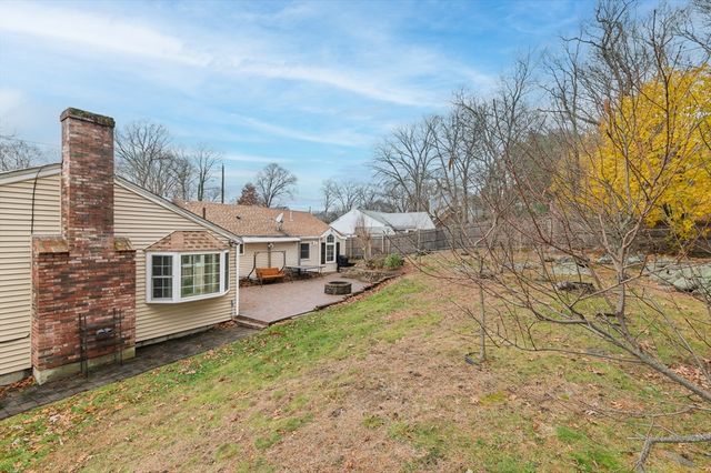 92 Mercury St, Weymouth, MA 02188