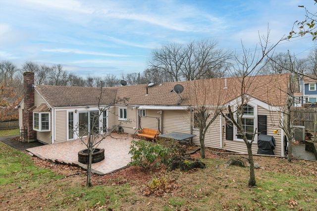 92 Mercury St, Weymouth, MA 02188