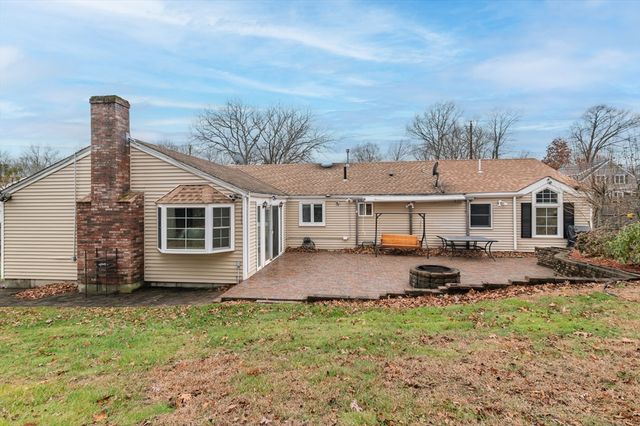 92 Mercury St, Weymouth, MA 02188