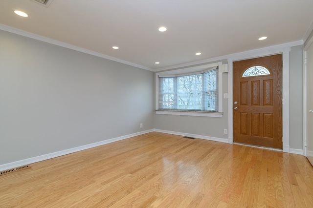 92 Mercury St, Weymouth, MA 02188