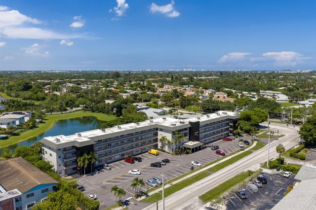 941 Crystal Lake Drive 207, Deerfield Beach, FL 33064
