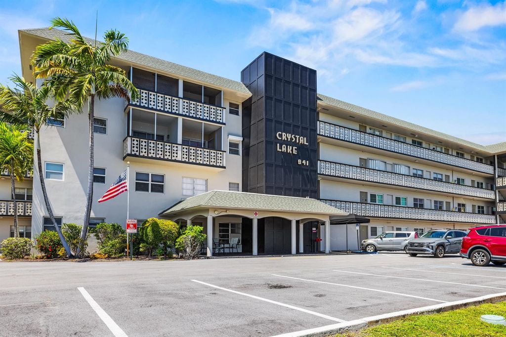 941 Crystal Lake Drive 207, Deerfield Beach, FL 33064