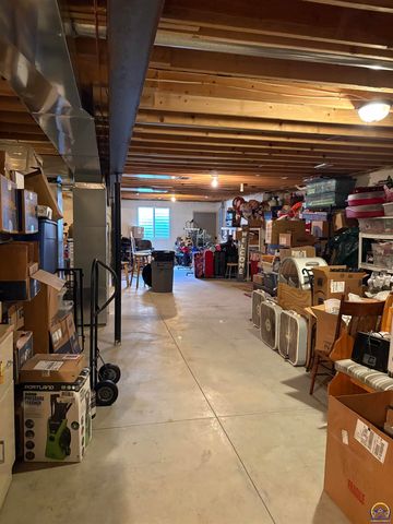 3431 NW 38th TER, Topeka, KS 66618