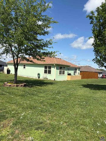 3431 NW 38th TER, Topeka, KS 66618