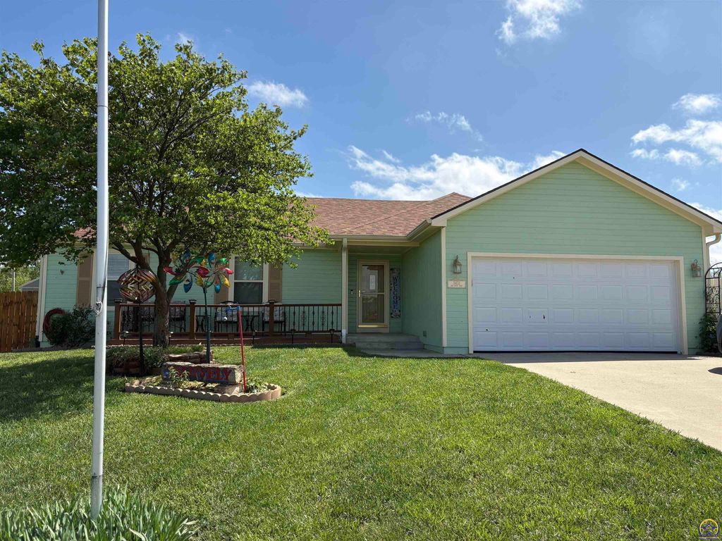 3431 NW 38th TER, Topeka, KS 66618