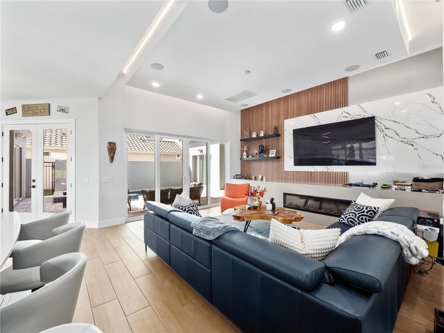 239 HAMPTON LOOP, Davenport, FL 33837