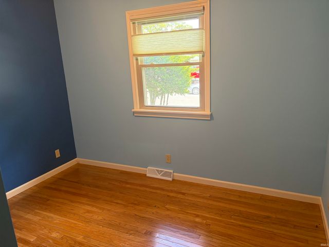 1104 Maxwell Avenue, Monticello, IN 47960