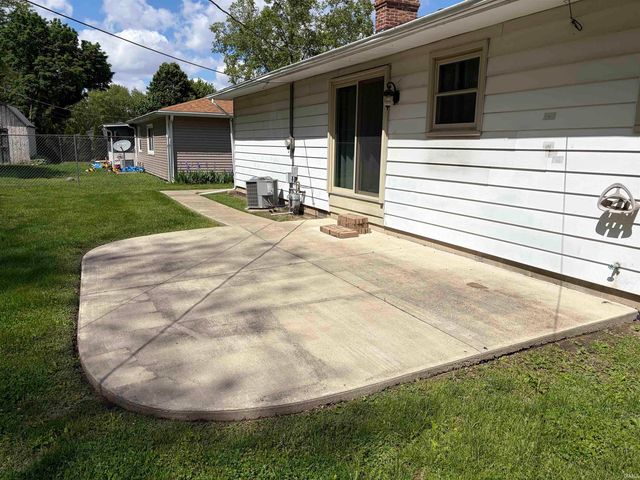 1104 Maxwell Avenue, Monticello, IN 47960