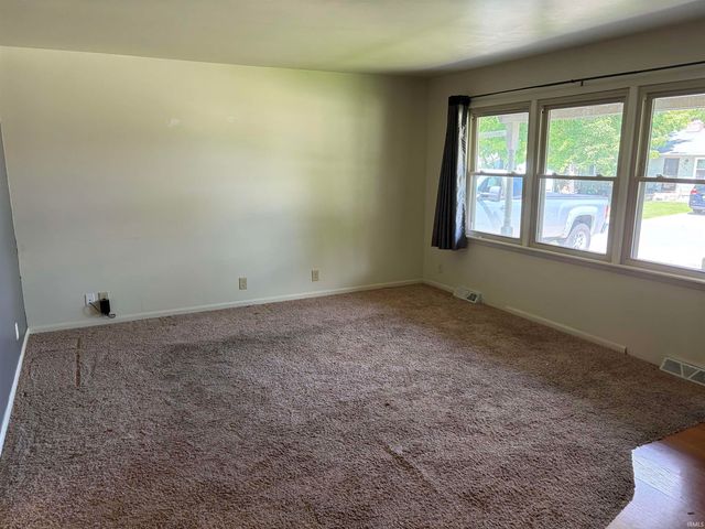 1104 Maxwell Avenue, Monticello, IN 47960