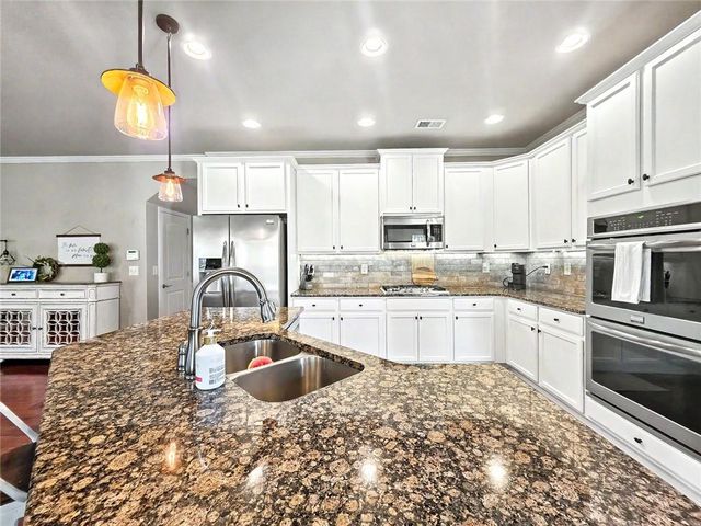 81 White Magnolia Way, Dallas, GA 30132