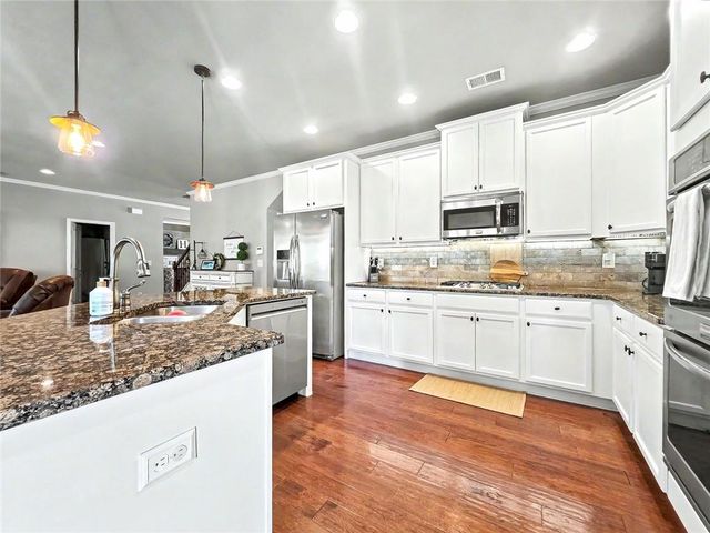 81 White Magnolia Way, Dallas, GA 30132